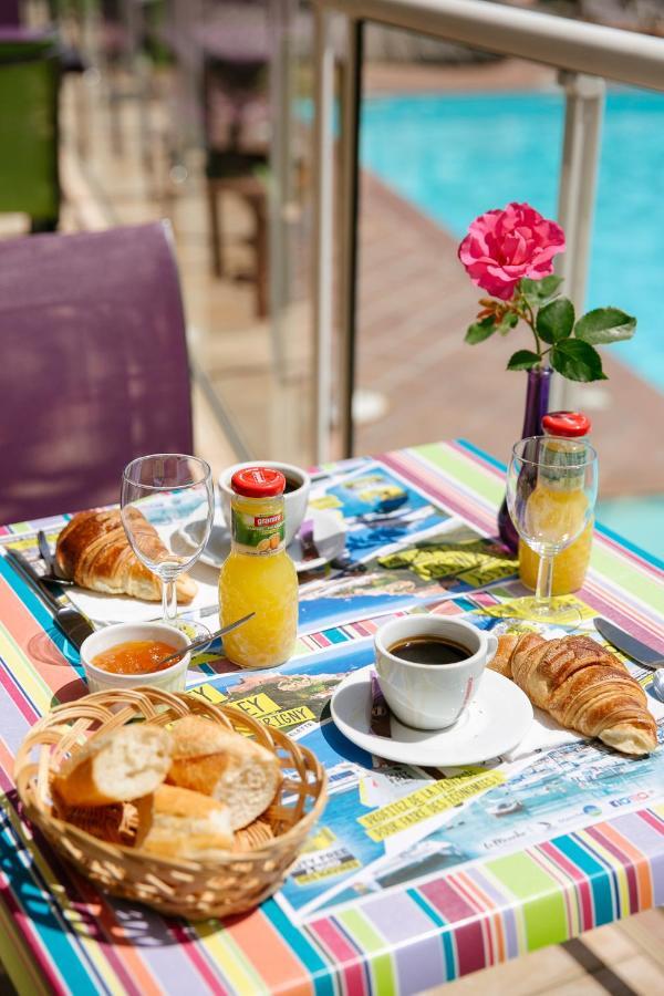 Camping Saint Michel Courtils Εξωτερικό φωτογραφία